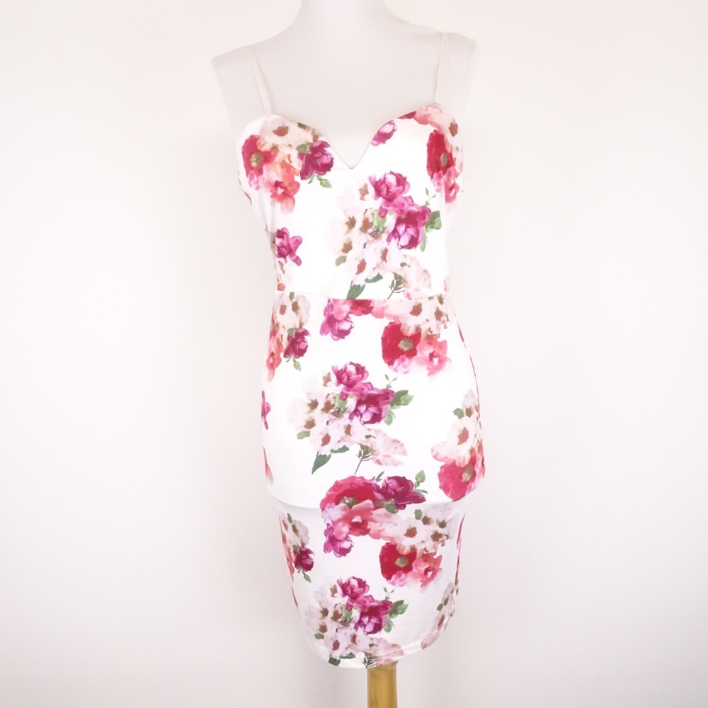 NWT Roiii Mid Dress Sleeveless - Medium